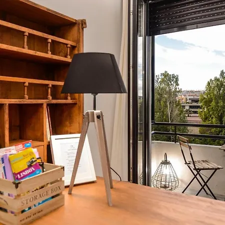 With 4 Bedrooms In Lisboa, With Wonderful City View, Furnished Balc... *