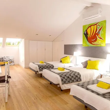 With 4 Bedrooms In Lisboa, With Wonderful City View, Furnished Balc... Apartamento *