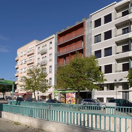 With 4 Bedrooms In Lisboa, With Wonderful City View, Furnished Balc... Apartmán